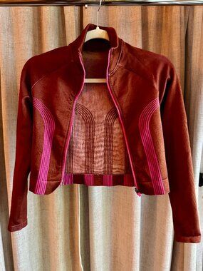 Fabletics XS Maroon Cropped Jacket